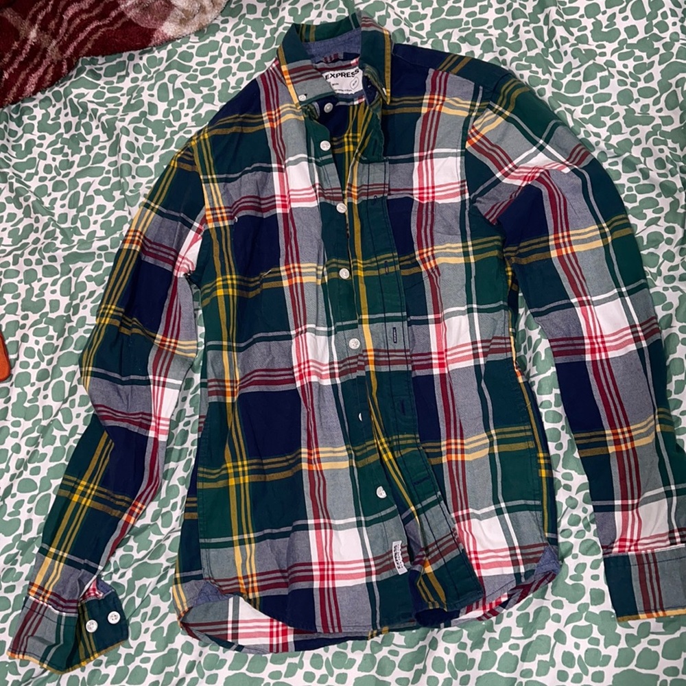 Mens size XS SLIM SOFT WASH Express button down top